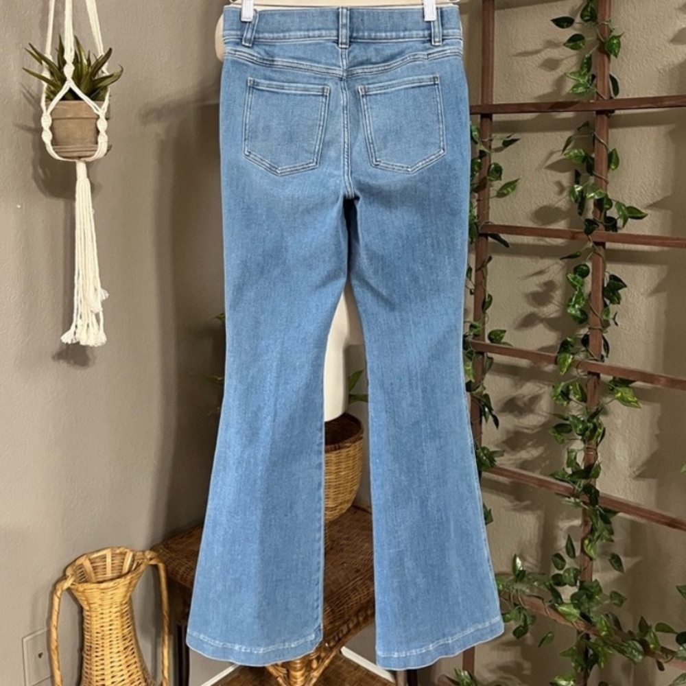NWOT SPANX Kick Flare Stretch Jeans Stonewash Blue Size Medium Tall - Picture 8 of 16